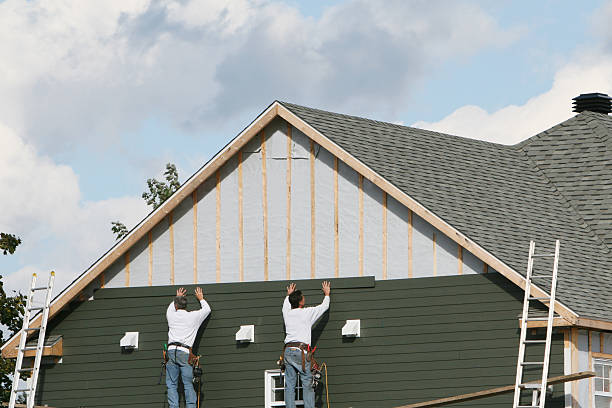 Professional Siding Installation technician working in Dallas, GA